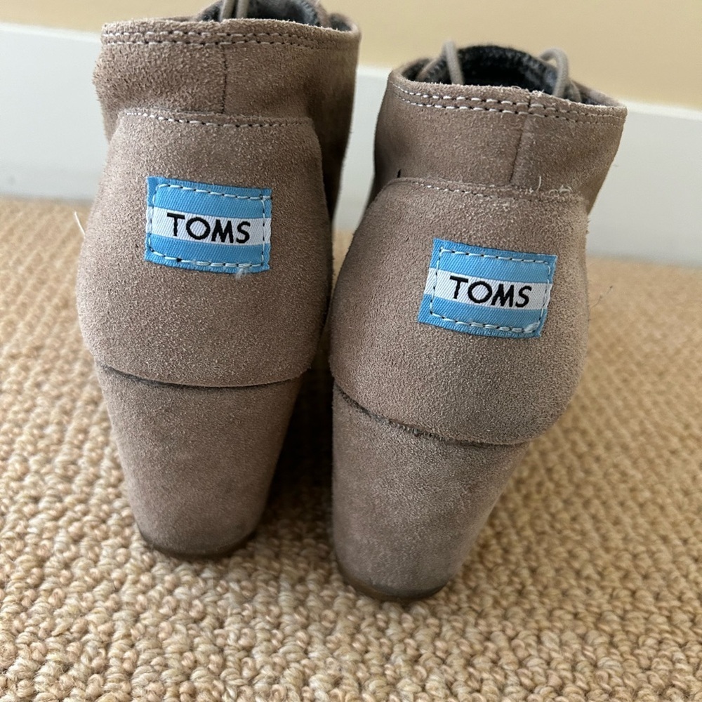 Tom’s Women Tan Ankle Boots With Laces Size 10 - Picture 3 of 3